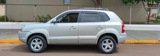 HYUNDAI TUCSON 2.0 MPFI GLS 16V 143CV 2WD GASOLINA 4P AUTOMÁTICO